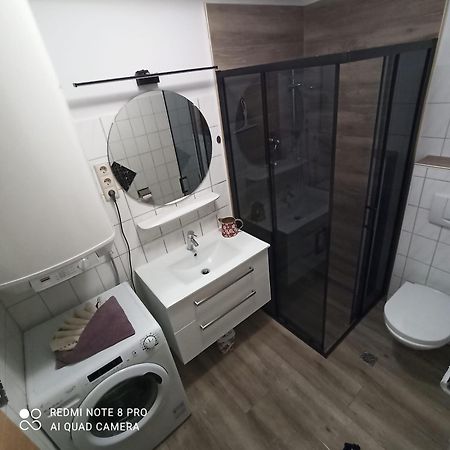 Lav Lägenhet Rovinj Exteriör bild