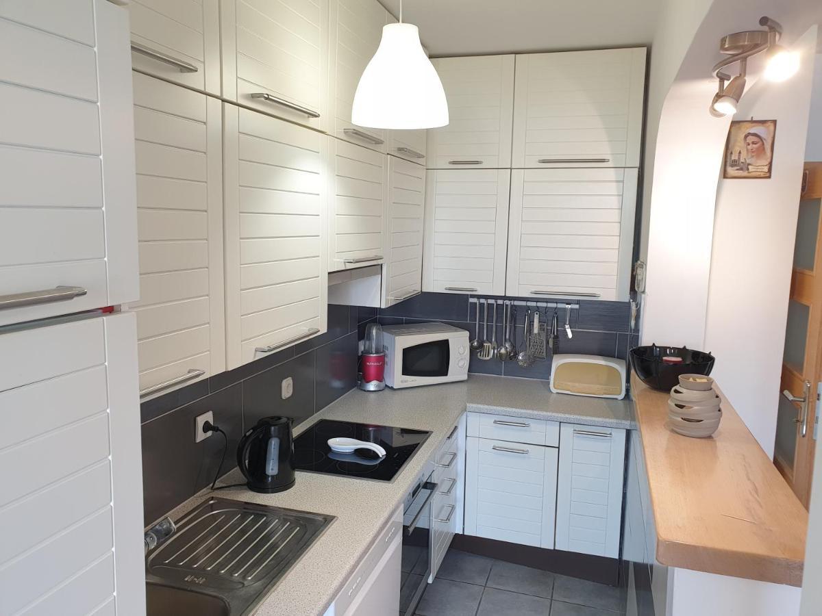 Lav Lägenhet Rovinj Exteriör bild