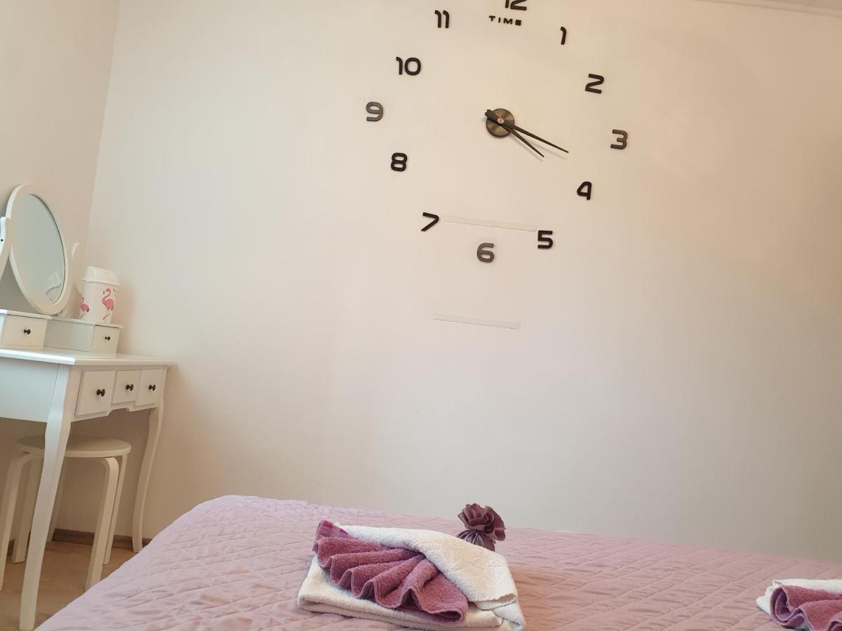 Lav Lägenhet Rovinj Exteriör bild