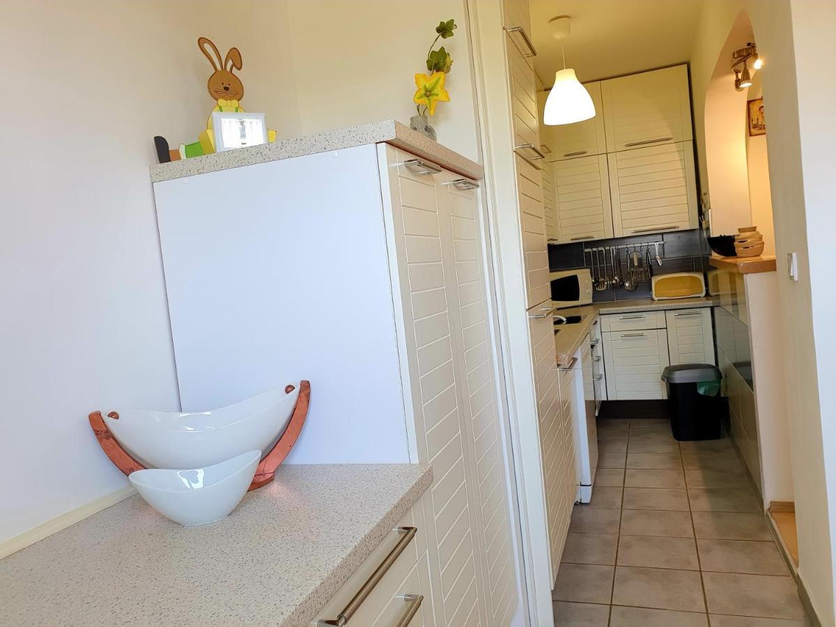 Lav Lägenhet Rovinj Exteriör bild